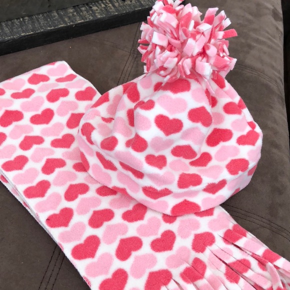 Old Navy Other - Old Navy Scarf and Hat Set